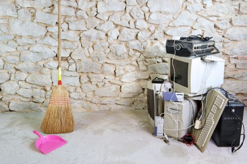 Effective tips for preparing and organizing a garage clearance